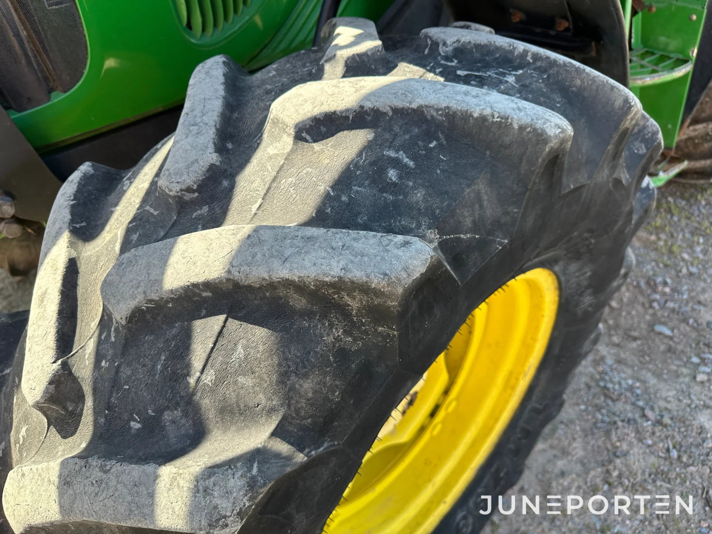 John Deere 6120 SE med lastare