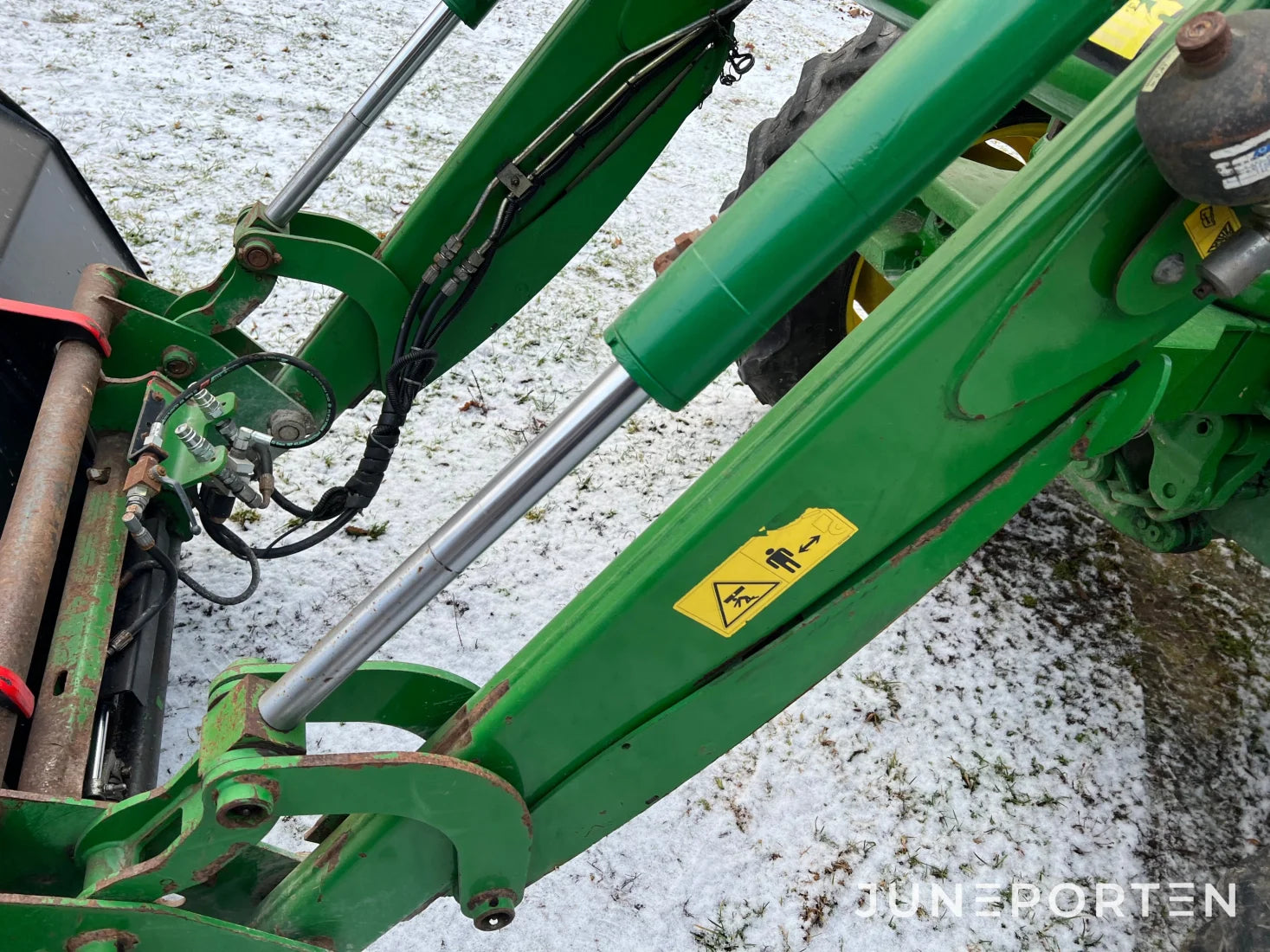 John Deere 6430 med lastare