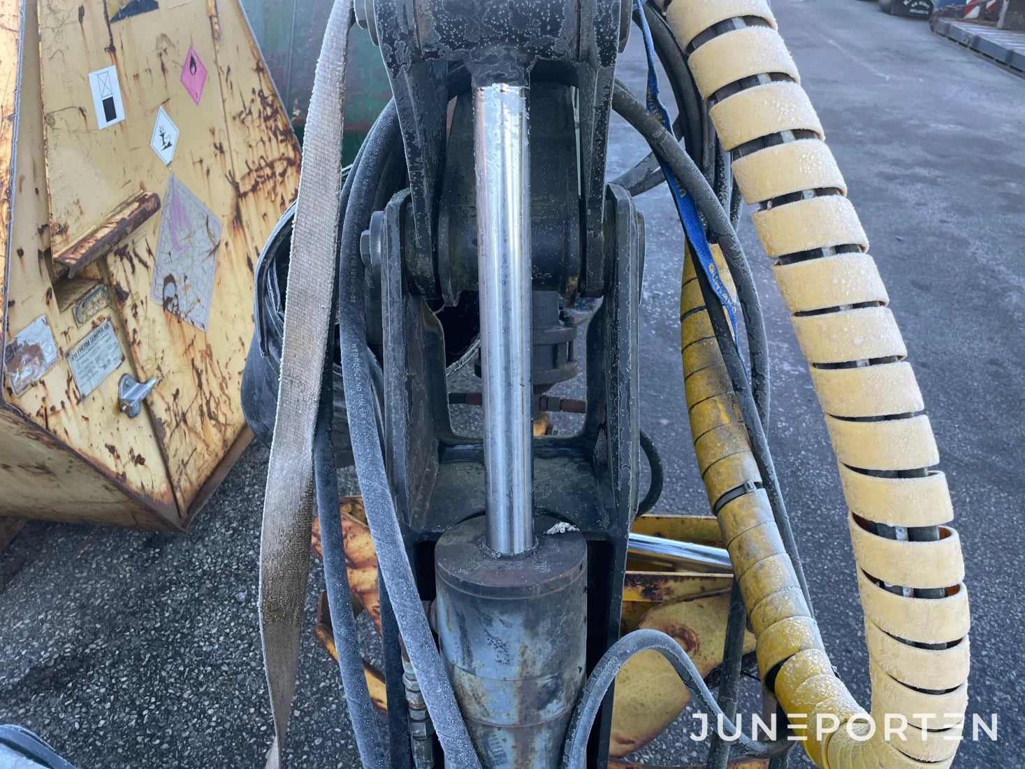 Kran med grip Mowi 300