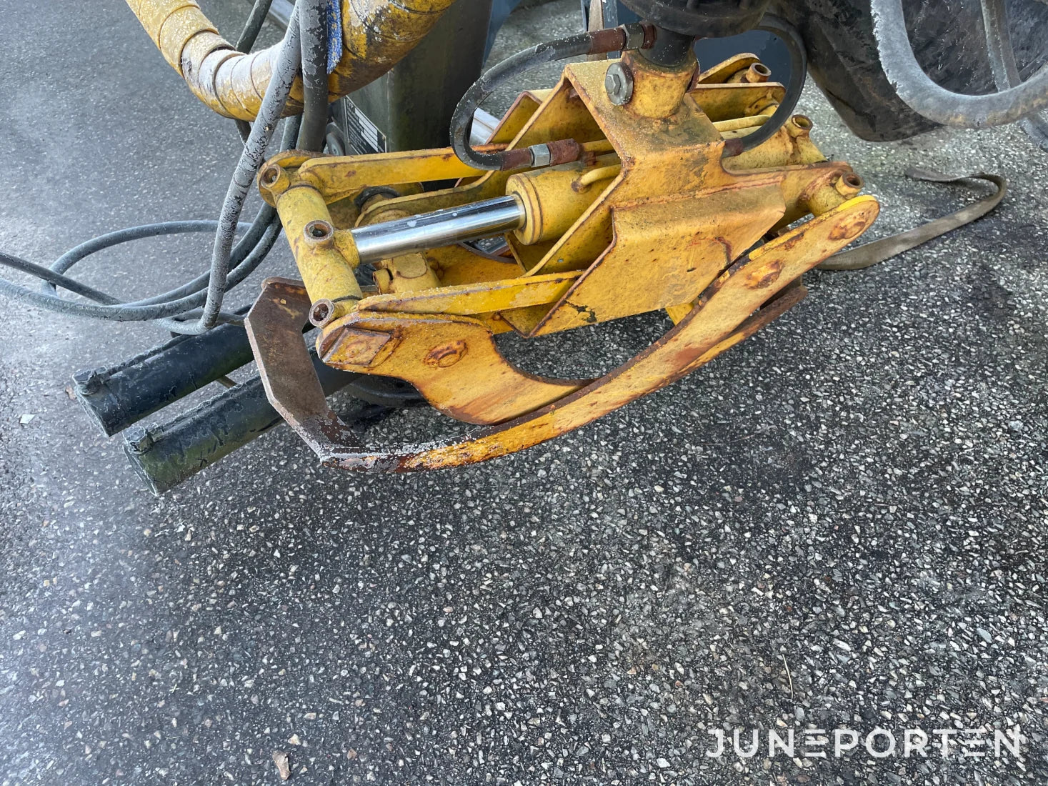 Kran med grip Mowi 300
