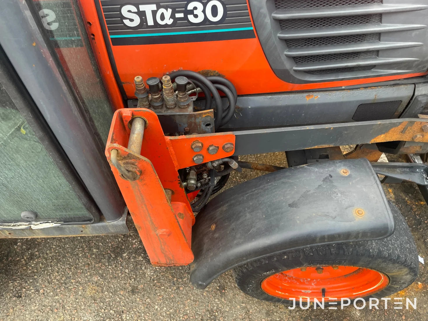 Kubota STA-30 med Lastare & Redskap