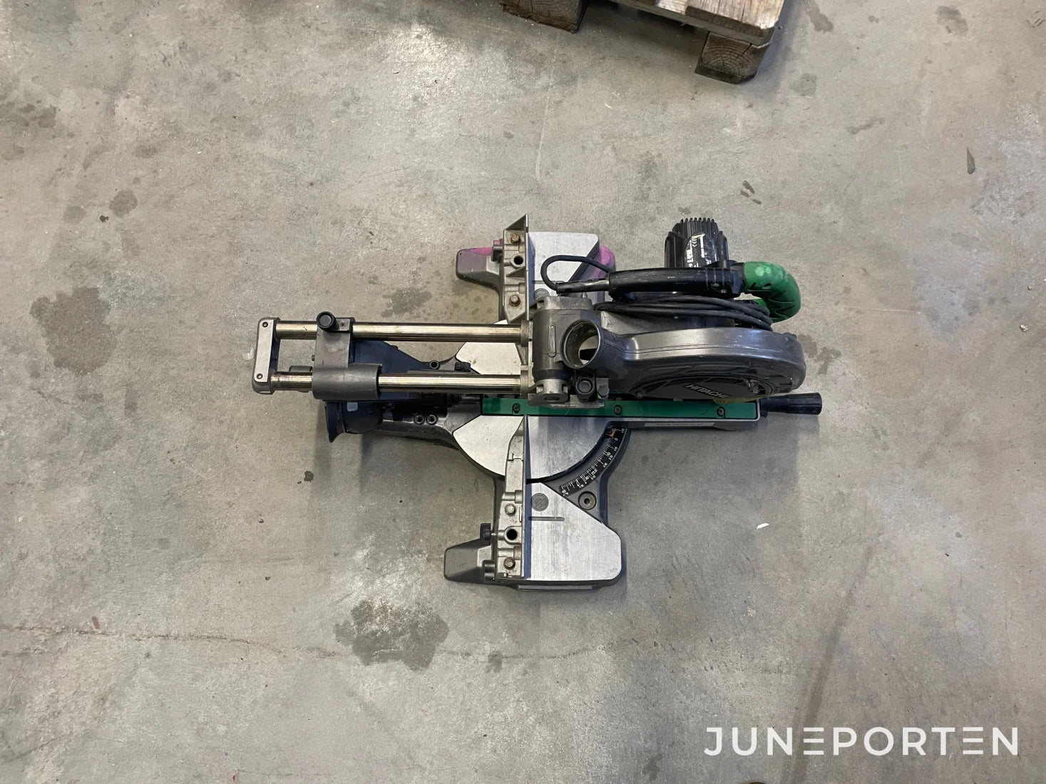 Kap- och gersåg Hitachi C8FSE