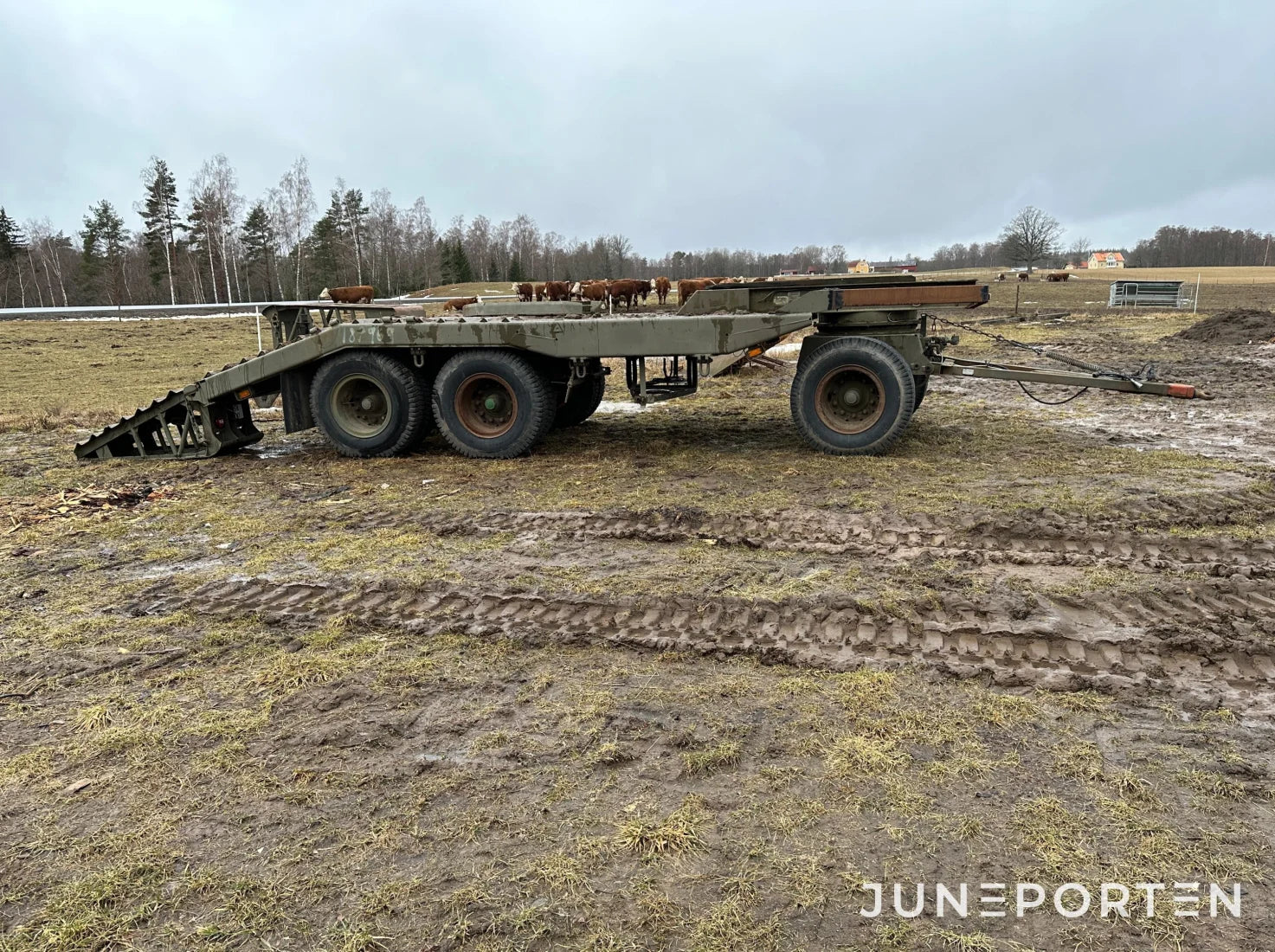 Maskintrailer Bröd Forss 3-axlad