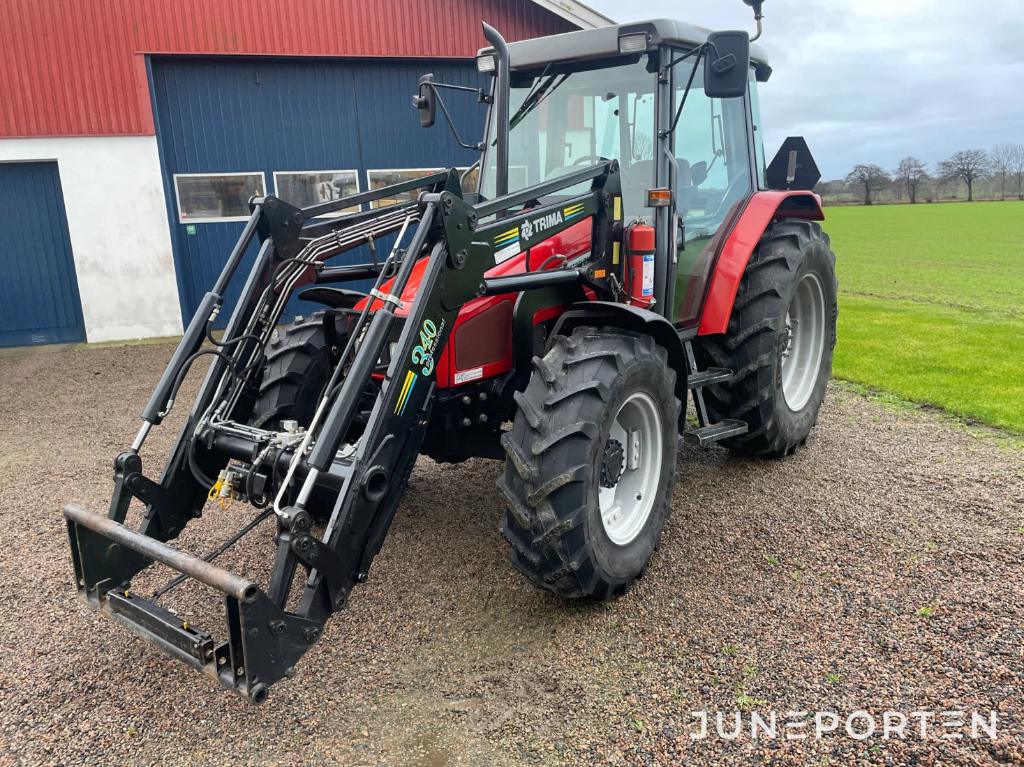 Massey Ferguson 4245 med Lastare