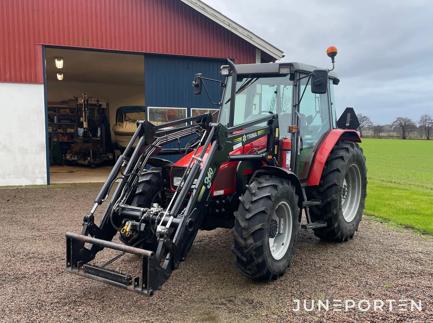 Massey Ferguson 4245 med Lastare