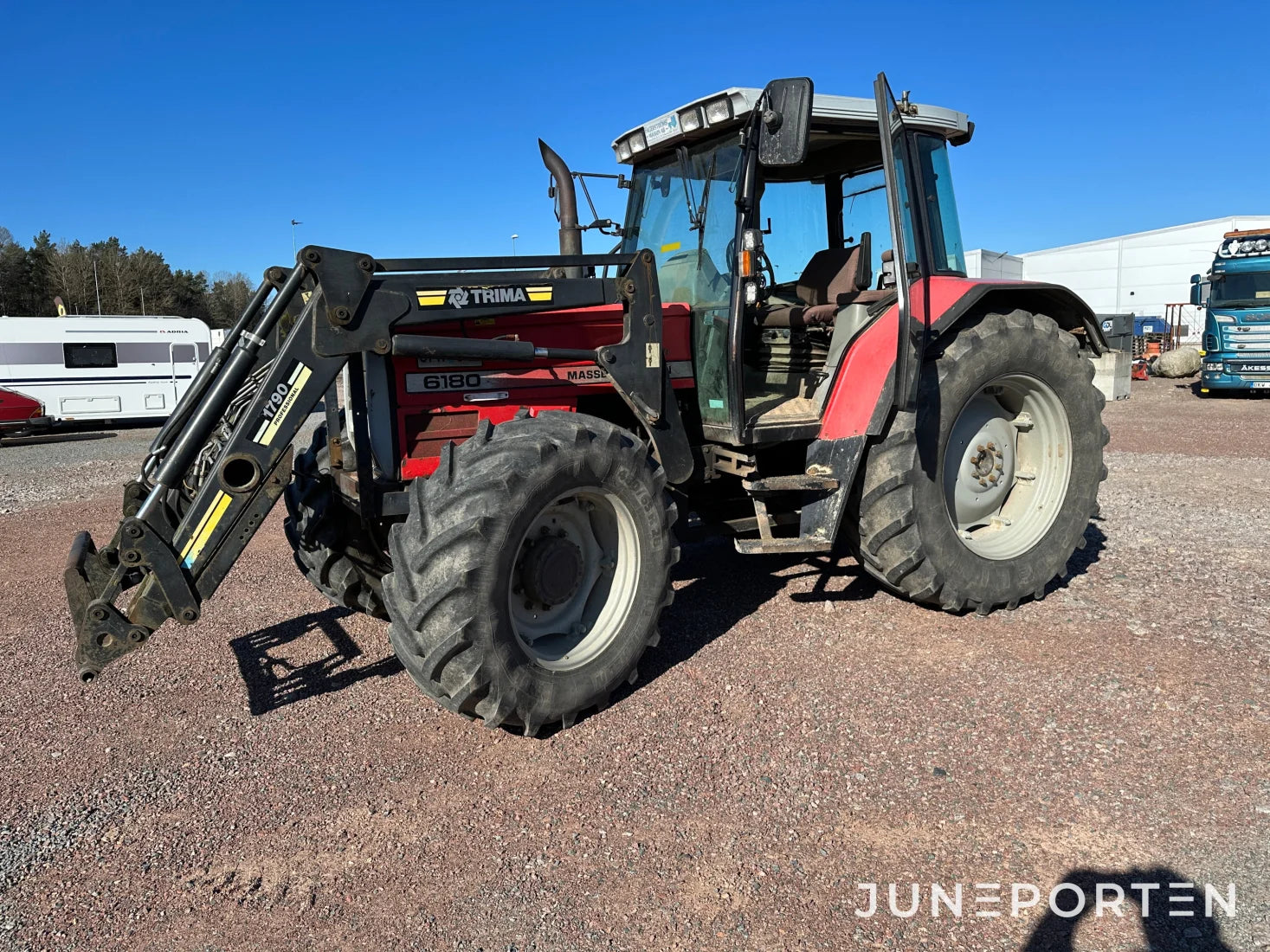 Massey Ferguson 6180 4WD med Trima lastare