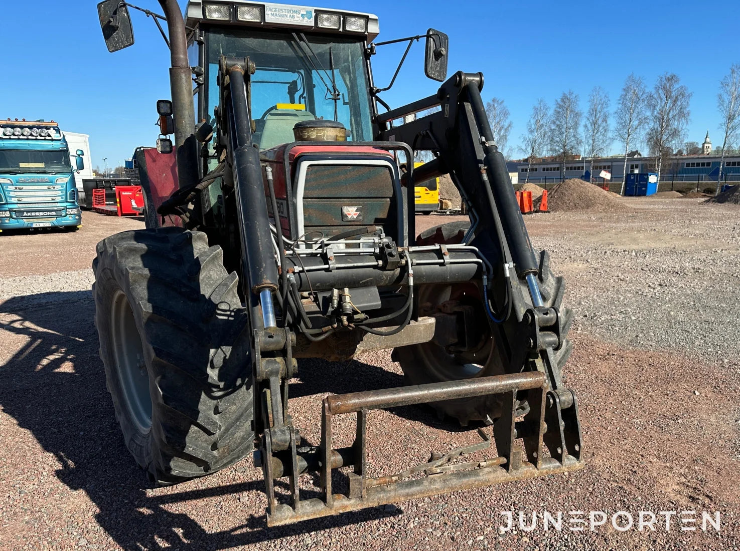 Massey Ferguson 6180 4WD med Trima lastare