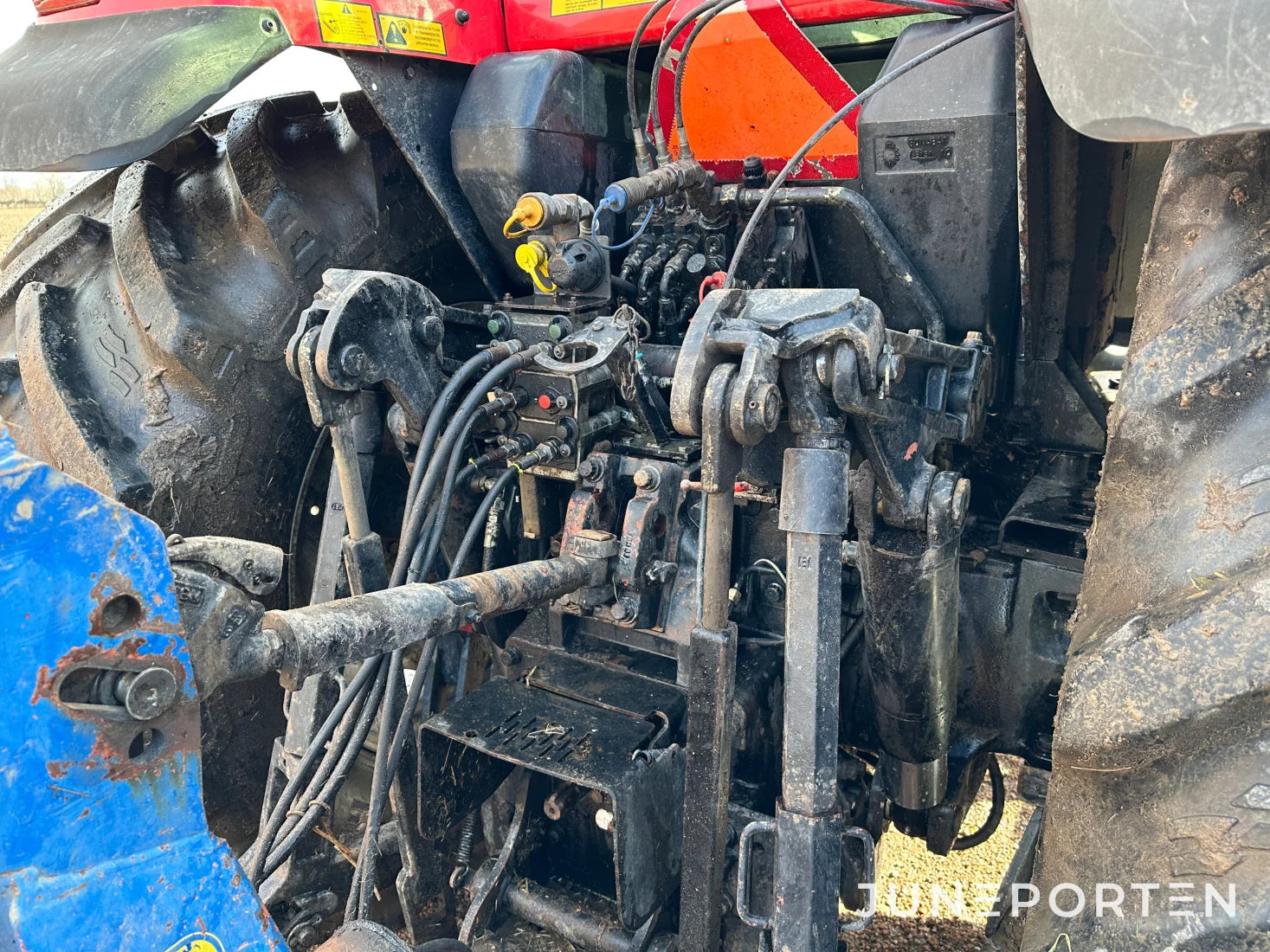 Massey Ferguson 8220-4