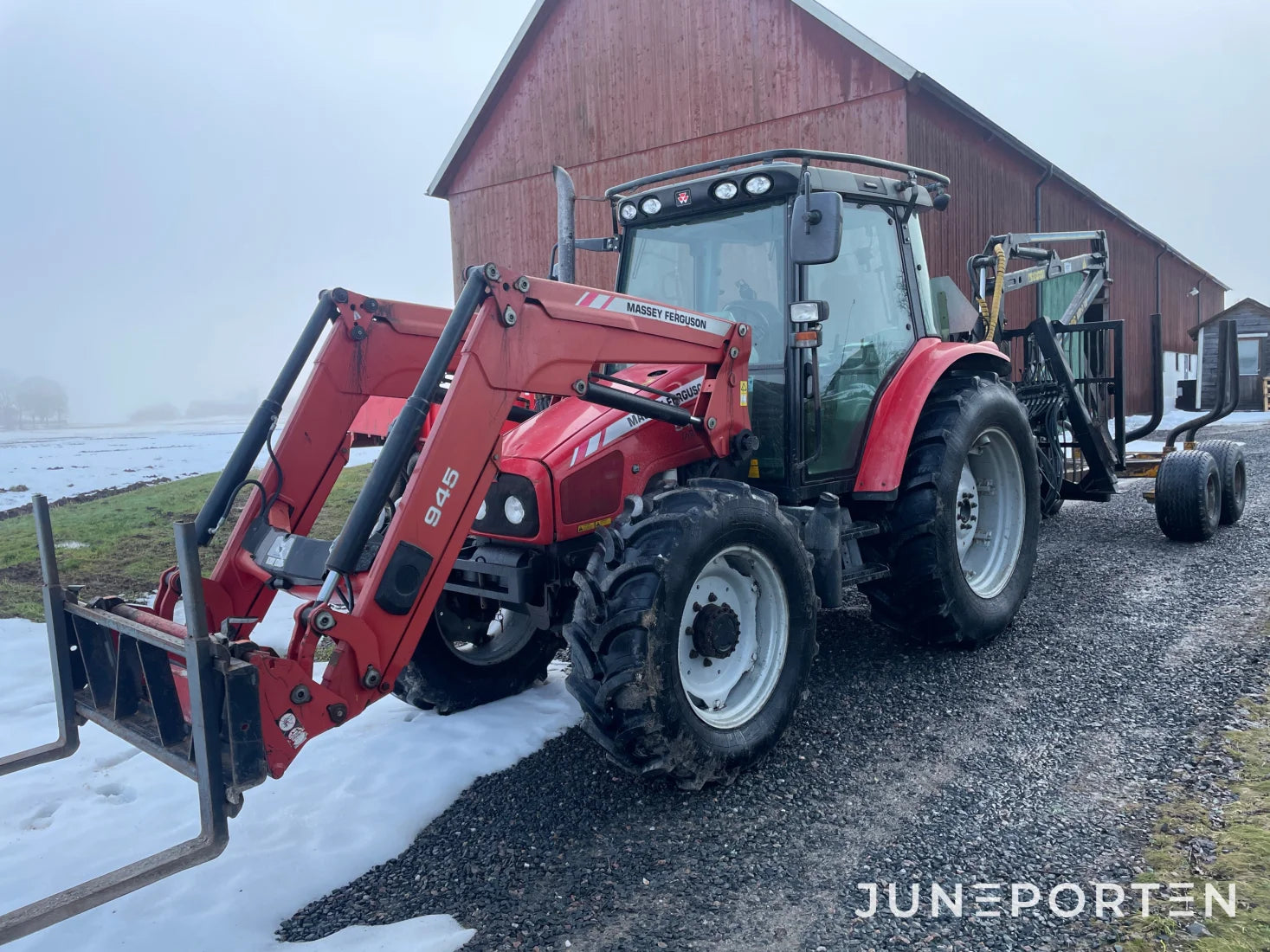 Massey Ferguson 5455 med Twintrac och Lastare