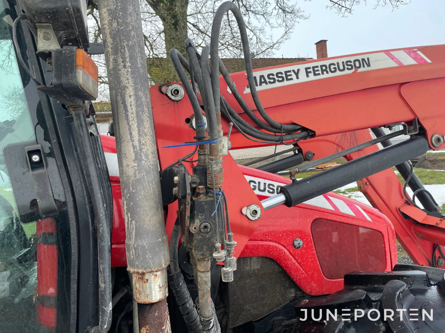 Massey Ferguson 5455 med Twintrac och Lastare