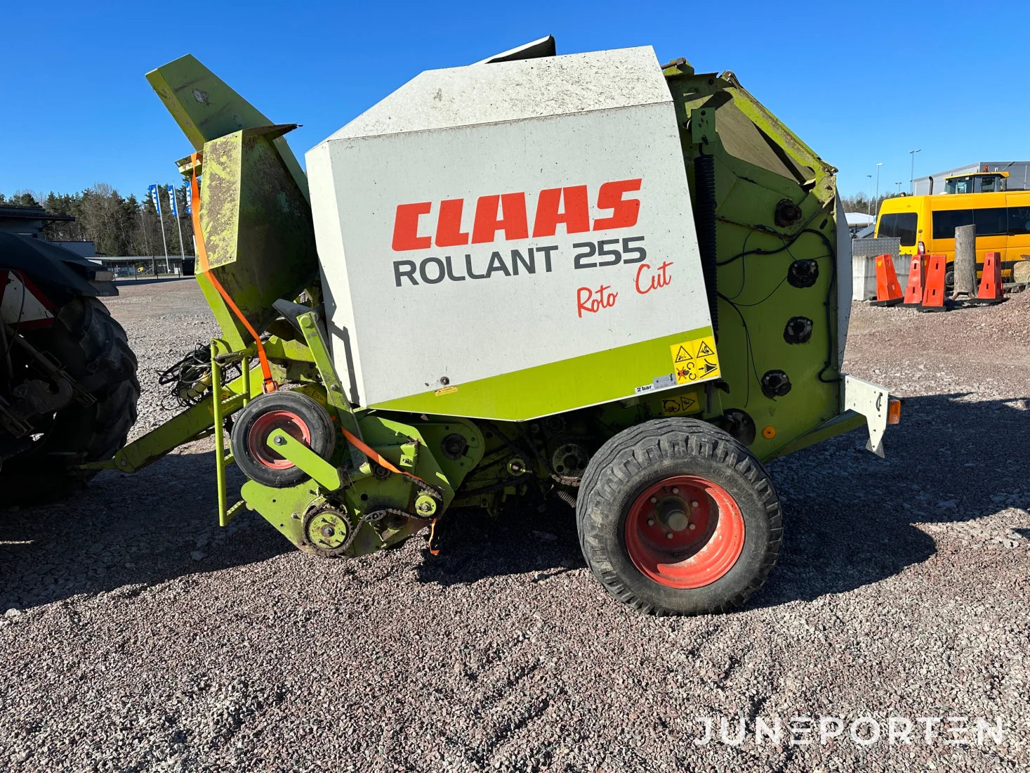 Rundbalspress Claas Rollant 255