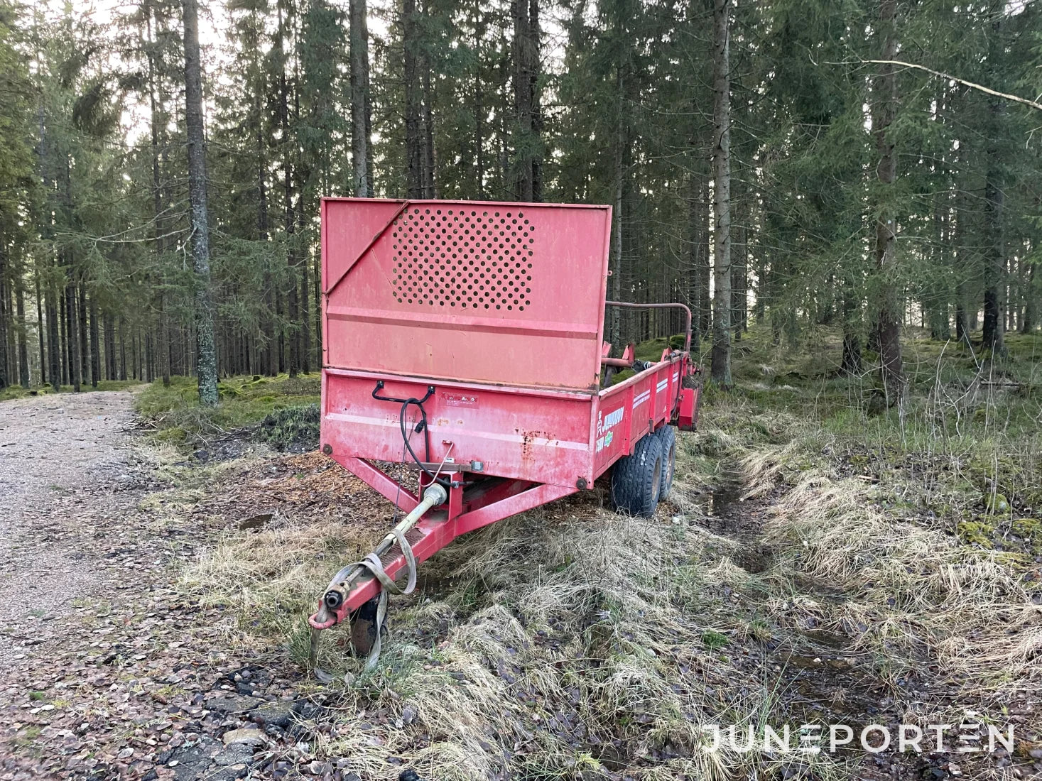 Stallgödselspridare Junkkari ESK 7500