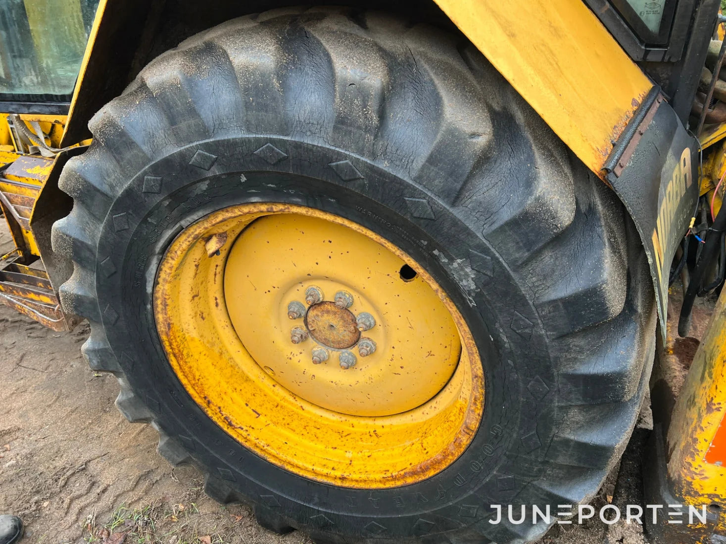 Traktorgrävare MF50HX Serie S