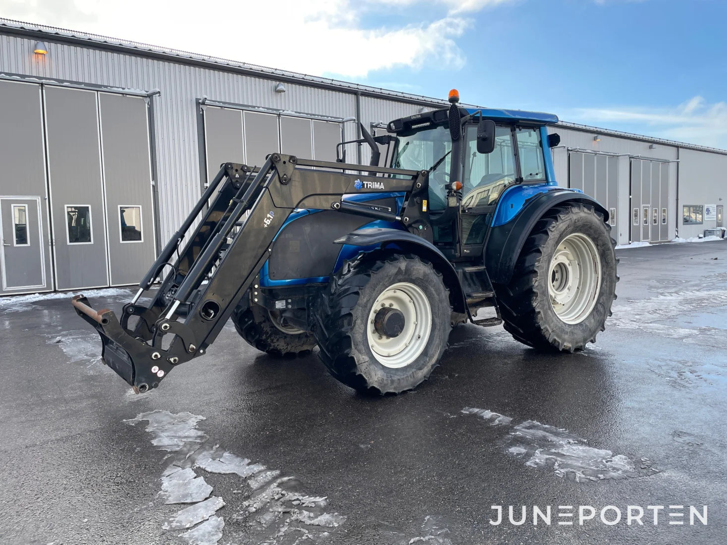 Valtra T 190 med lastare