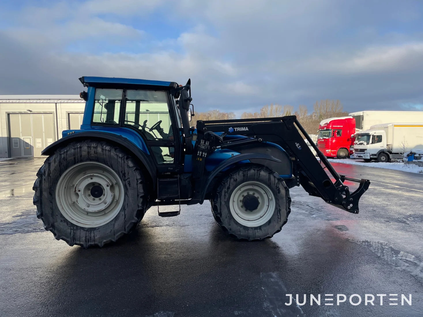 Valtra T 190 med lastare