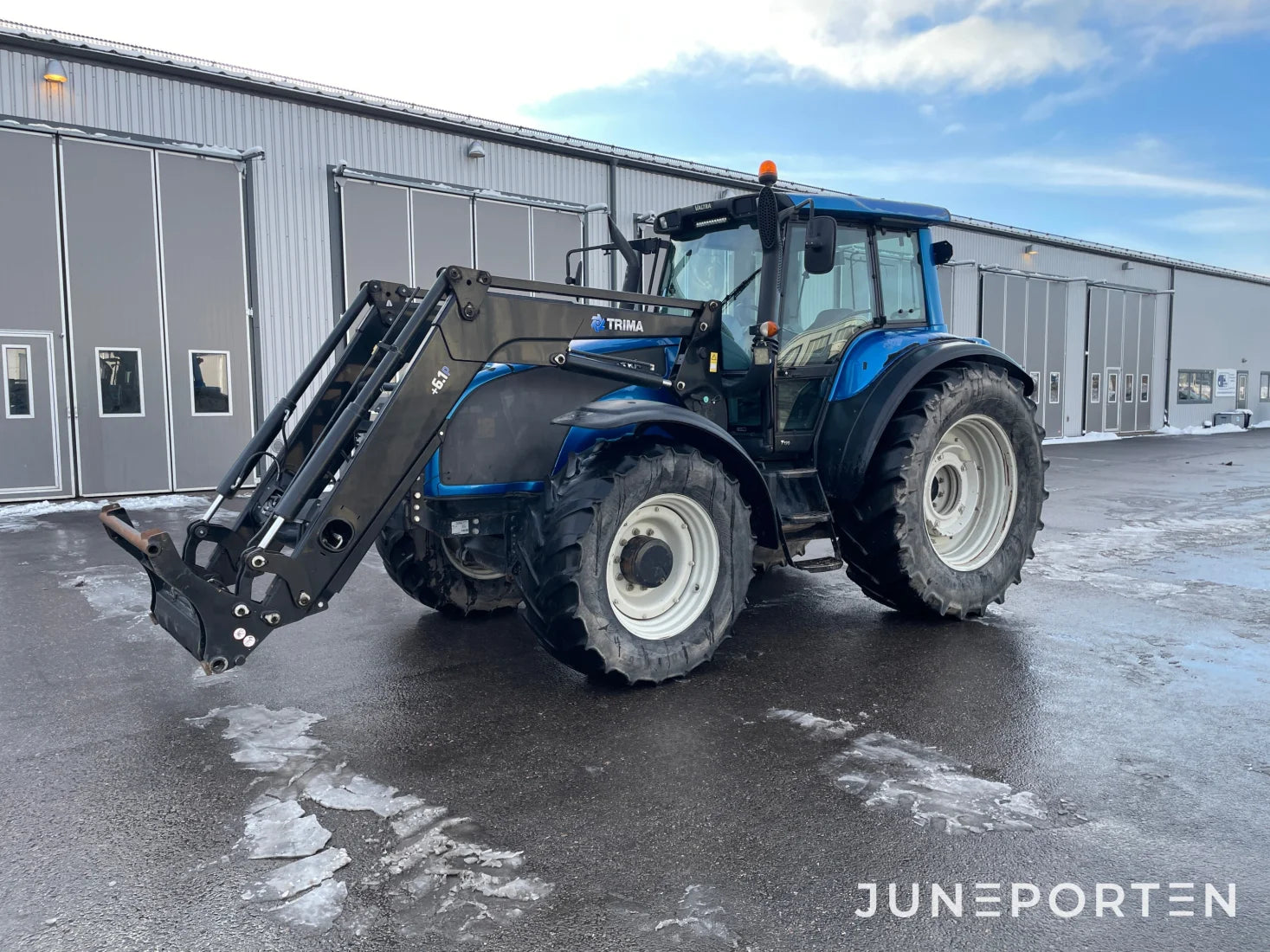 Valtra T 190 med lastare