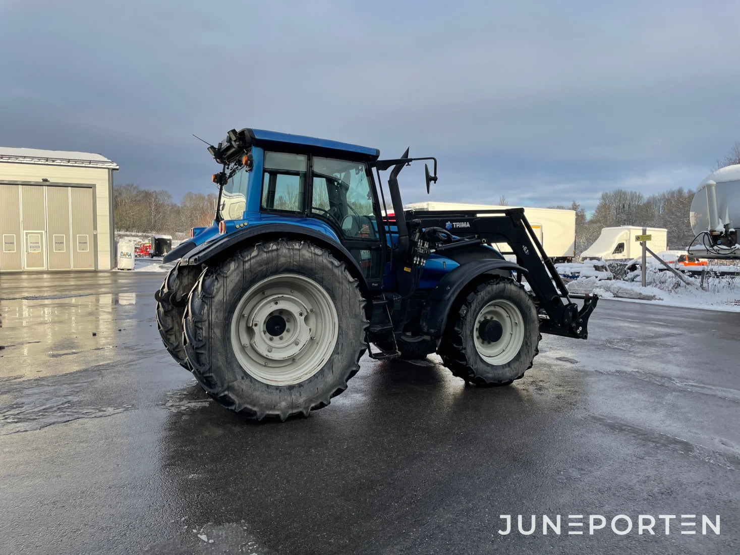 Valtra T 190 med lastare