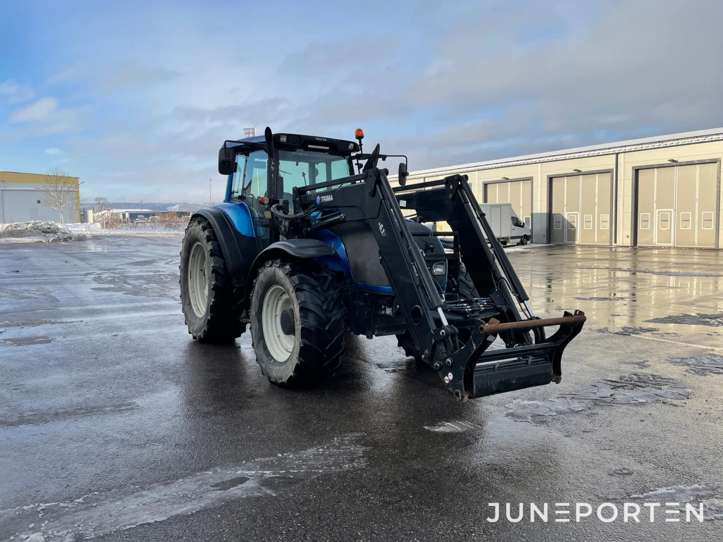 Valtra T 190 med lastare