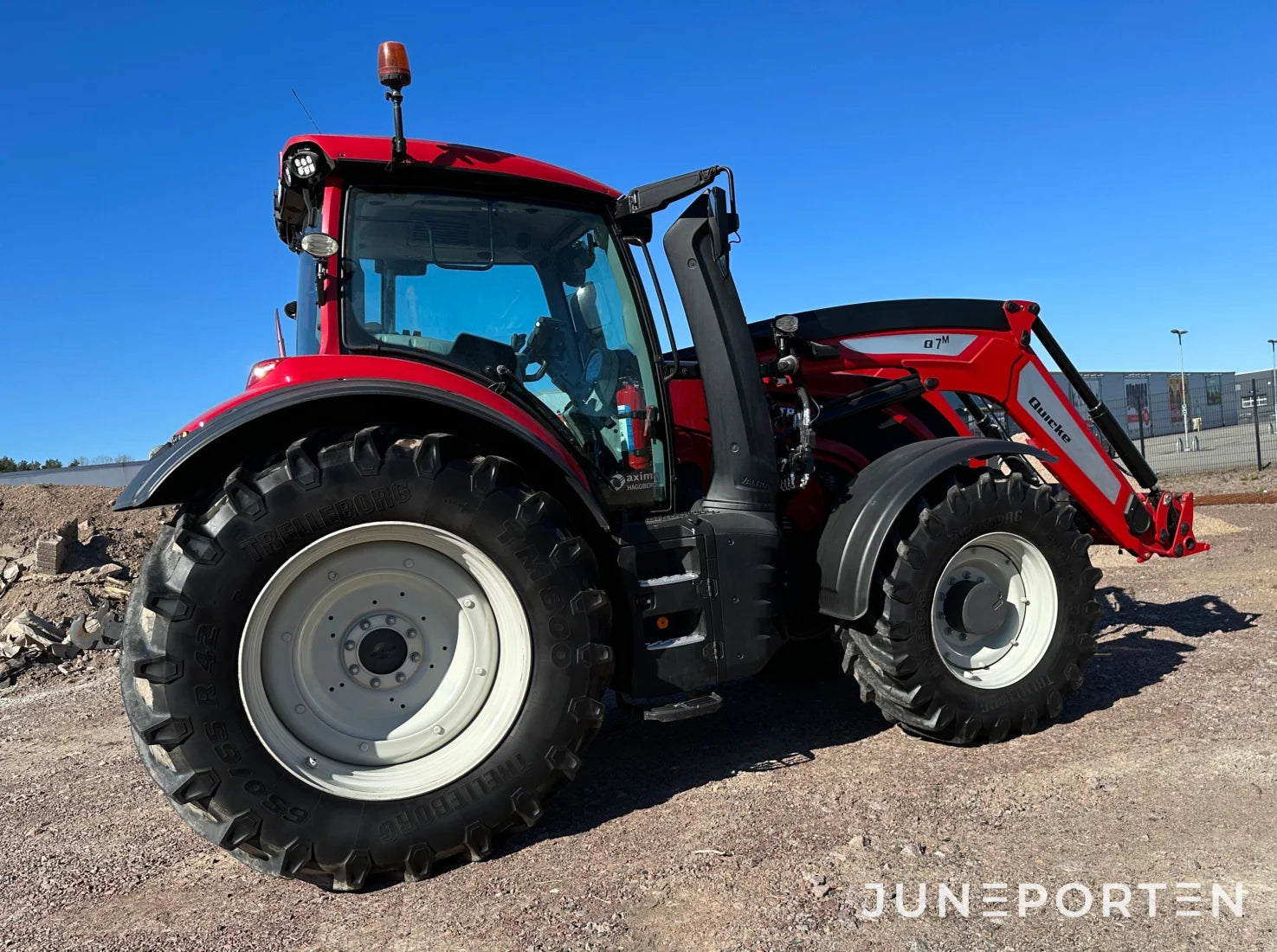 Valtra T214 med lastare & frontlyft PTO